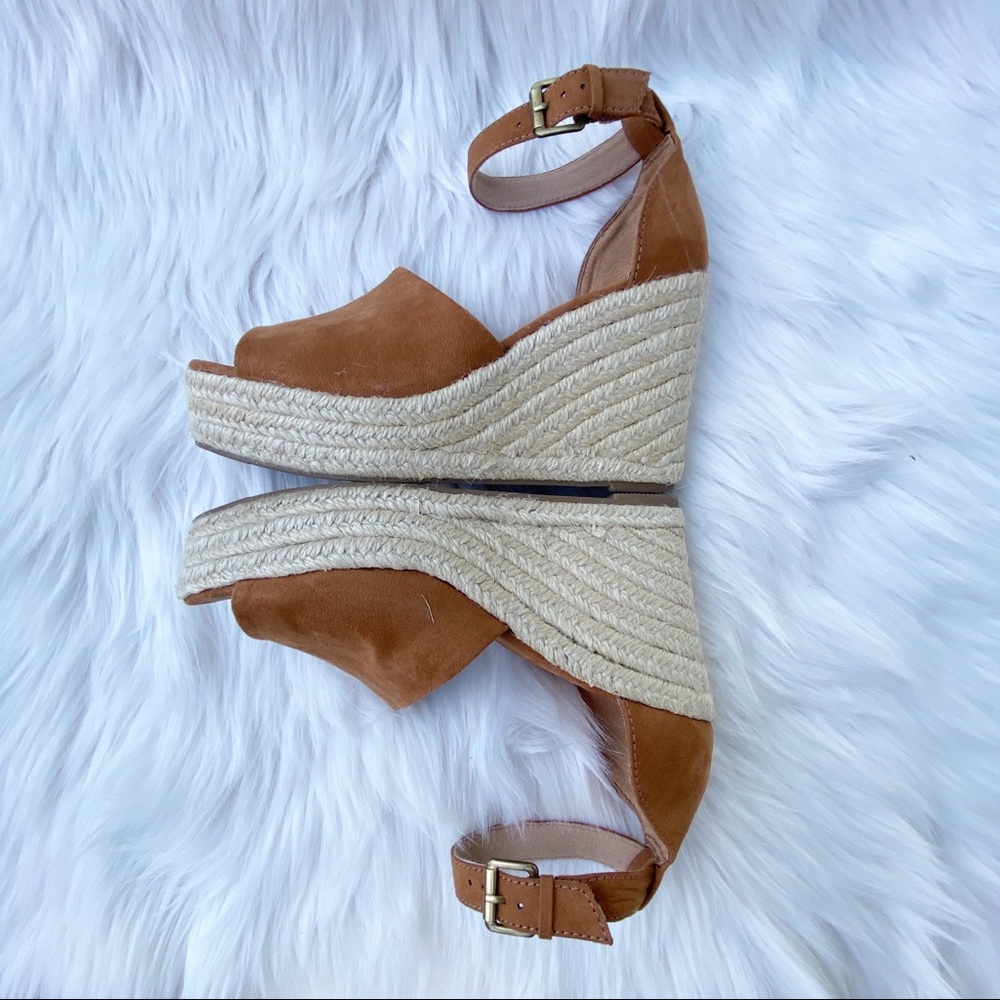 Universal Thread Wedge Heel Sandals Size 7M